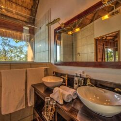 Pembury Tours - Xugana Island Lodge - Okavango Delta - Botswana - Luxury Accommodation - Suite Bathroom